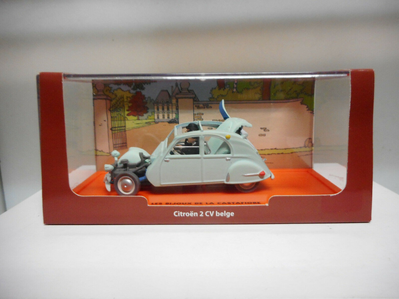 AUTOPLUS IXO 1:43 CITROEN 2CV EN QUEUE DE PIE, TINTIN LES BIJOUS...