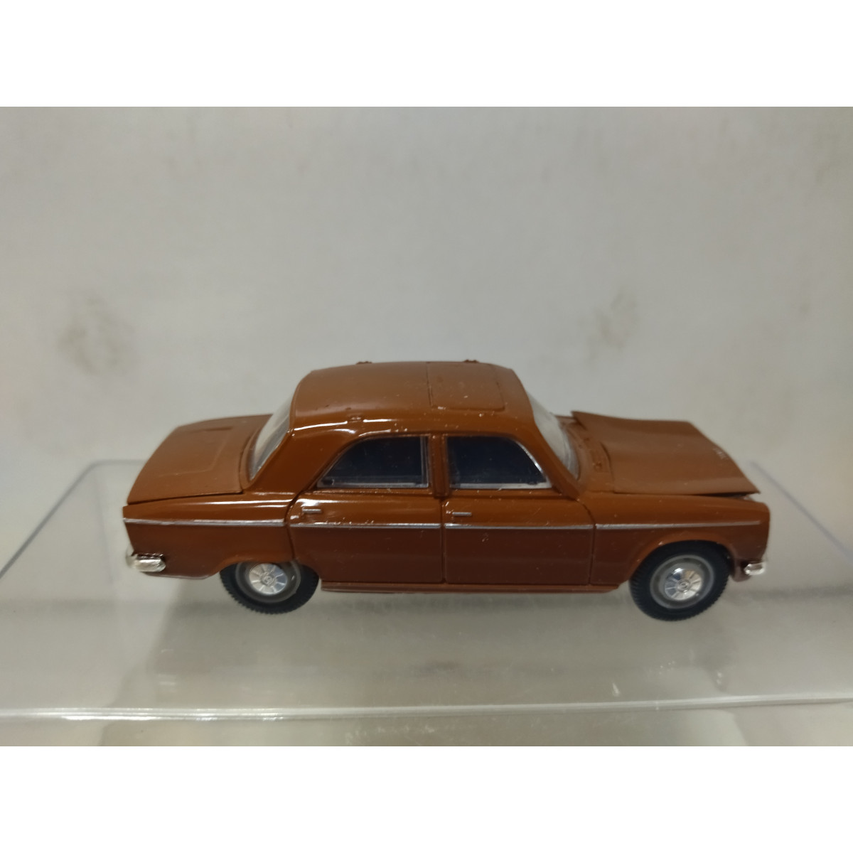 PEUGEOT 304 BERLINE MARRON 1:43 NOREV HACHETTE DEFECT/CAPO/NO BOX/V ...