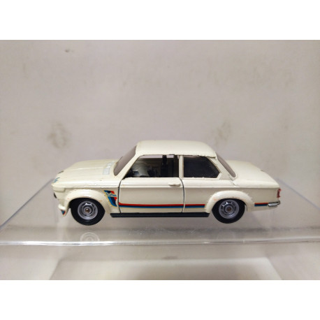 BMW 2002 TURBO 1974 WHITE/CREAM 1:43 SOLIDO NO BOX/V FOTOS