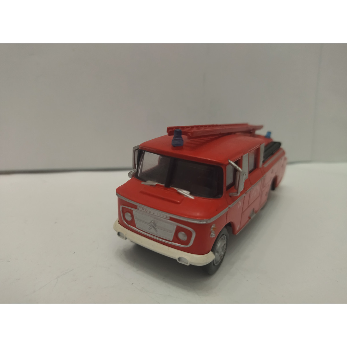 L'autopompe de grande puissance Somua des sapeurs-pompiers de Paris