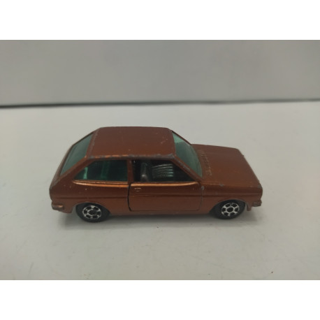 FORD FIESTA MARRON apx 1:64 PILEN NO BOX