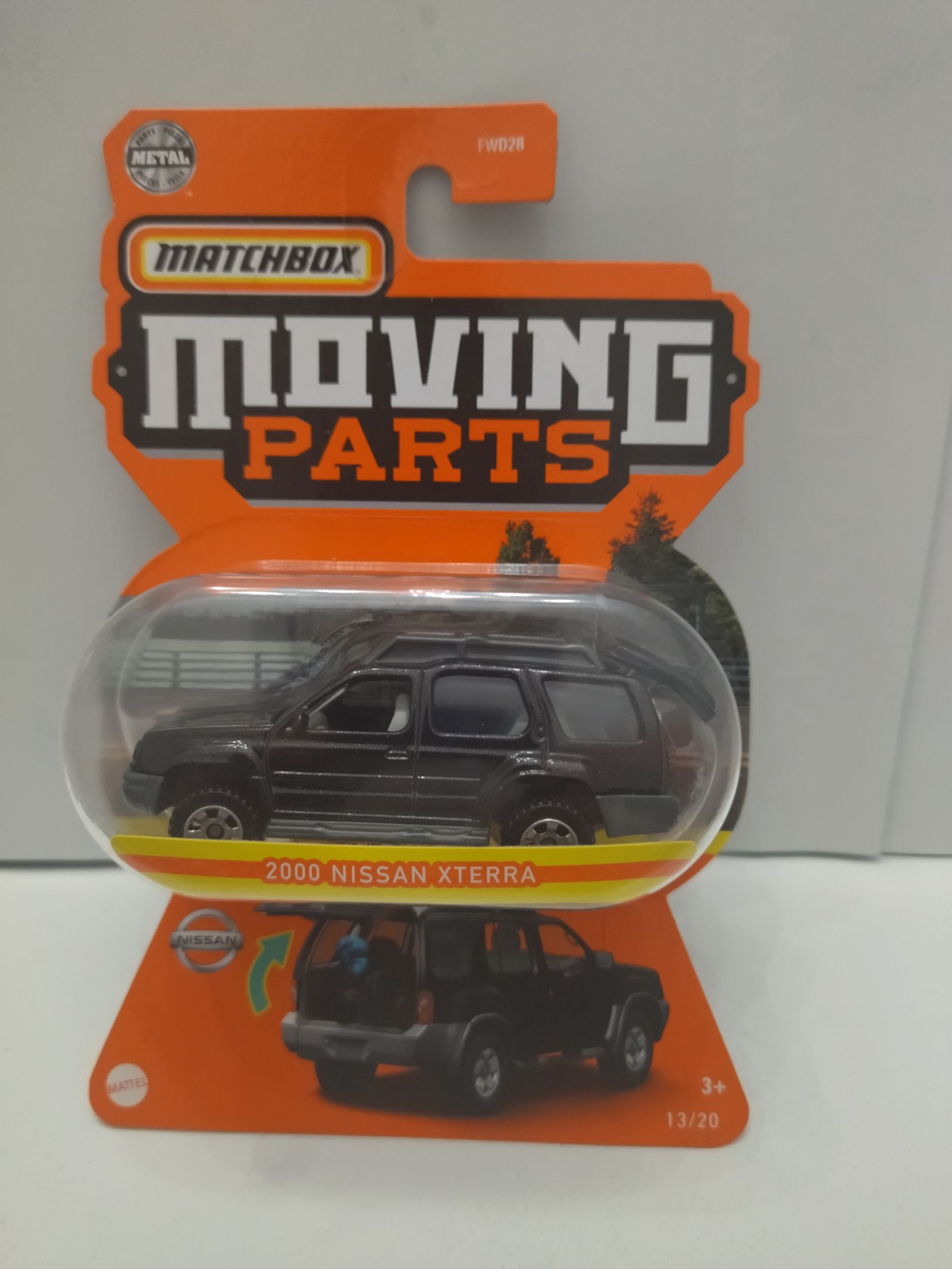 Matchbox 2023 Nissan Z, Piezas Móviles [Amarillo] 29