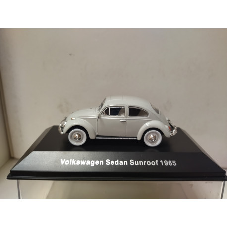 VOLKSWAGEN BEETLE 1965 SEDAN SUNROOF 1:43 DeAGOSTINI IXO