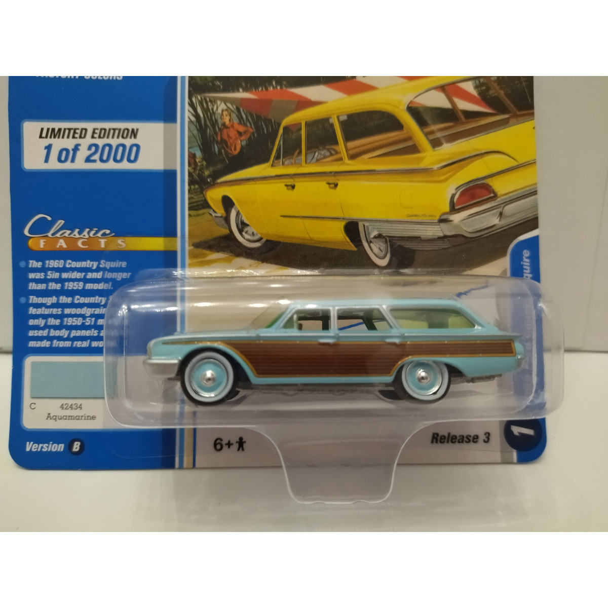 FORD COUNTRY SQUIRE 1960 AQUAMARINE CLASSIC GOLD 164 JOHNNY LIGHTNING