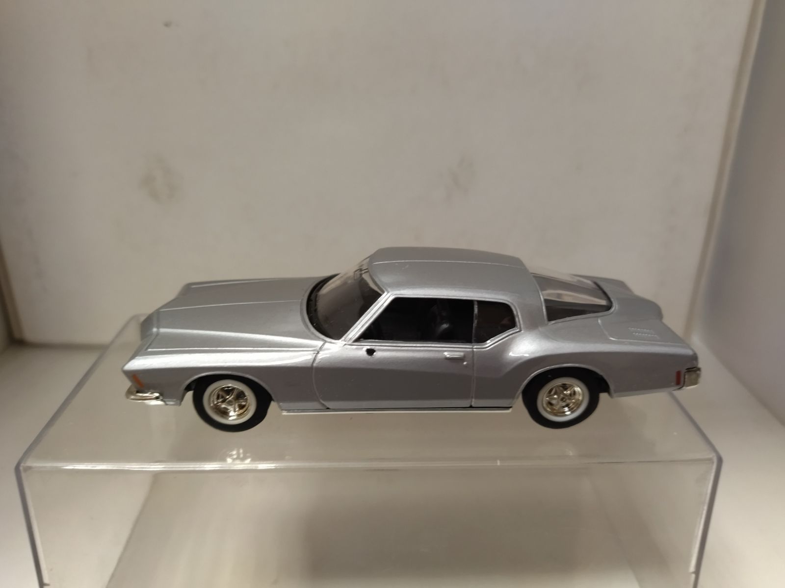 BUICK RIVIERA 1971 GS SILVER 1:43 YATMING NO BOX/DEFECT/V FOTOS