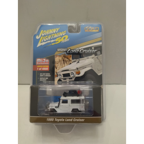 TOYOTA LAND CRUISER FJ 1980 WHITE CLASSIC GOLD 1:64 JOHNNY LIGHTNING