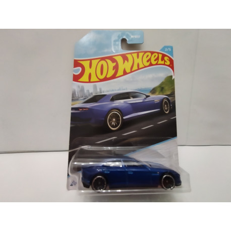 LAMBORGHINI ESTOQUE 2/5 LUXURY SEDAN 1:64 HOT WHEELS