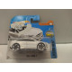 TESLA MODEL X WHITE 1:64 HOT WHEELS CARTON MAL ESTADO/CARD DAMAGED