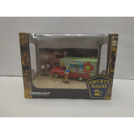 DODGE D-100 1965 CAMPER COUNTY ROADS DIORAMA 1:64 GREENLIGHT