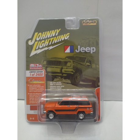 JEEP WAGONEER 1981 4X4 CLASSIC GOLD MIJO 1:64 JOHNNY LIGHTNING