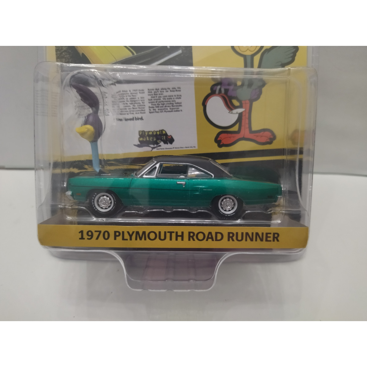 PLYMOUTH ROAD RUNNER 1970 GREEN & BLACK LOVED BIRD 1:64
