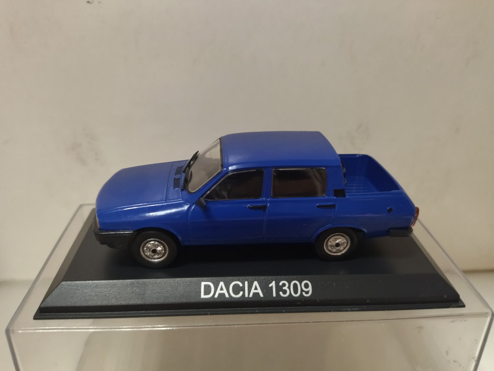 Voiture Miniature Dacia 1309 Pick-up 1/43 - Modèle Die-cast Métal, Couleur URSS, Neuve
