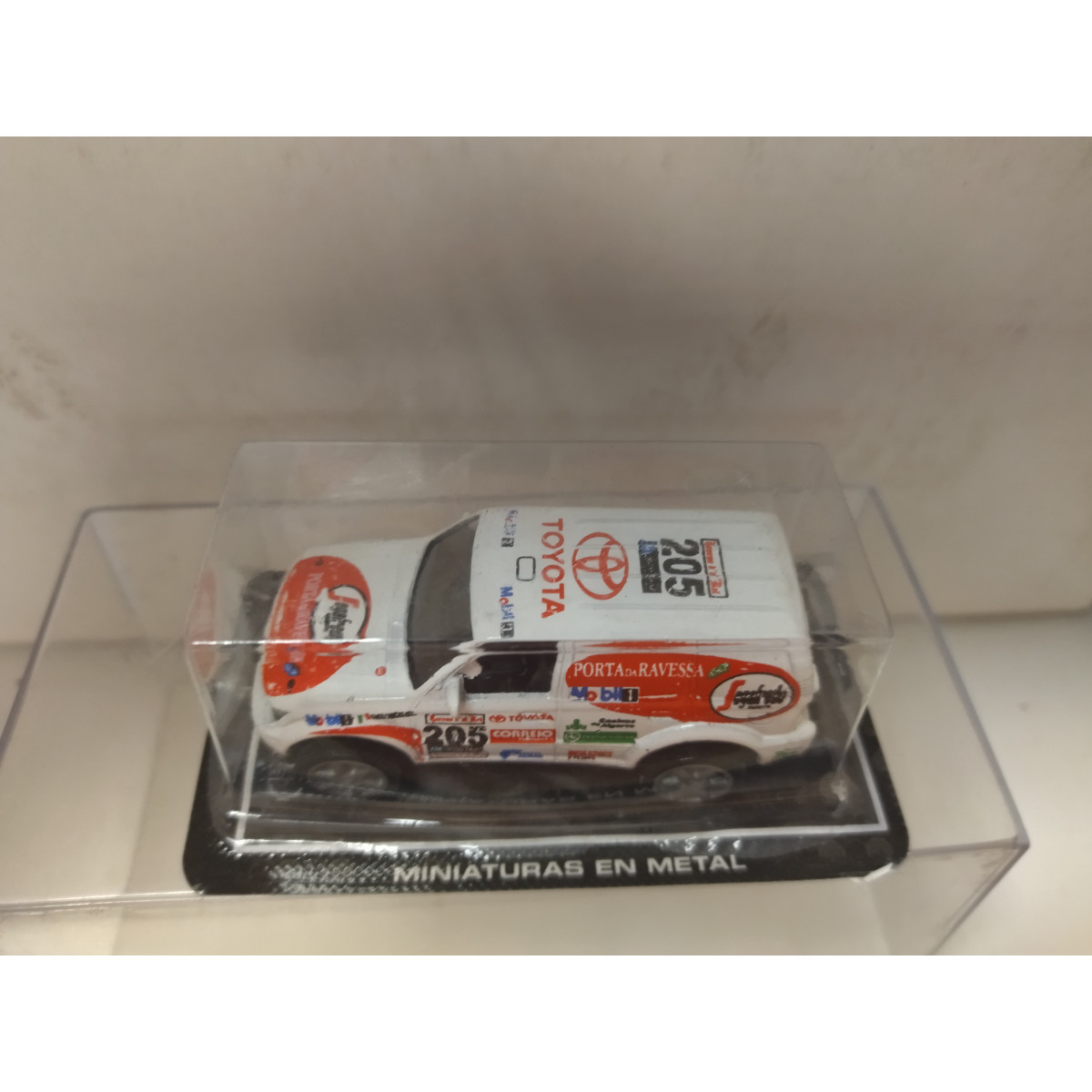 TOYOTA LAND CRUISER COURT Noir VITESSE 082G 1:43 de reference 082G