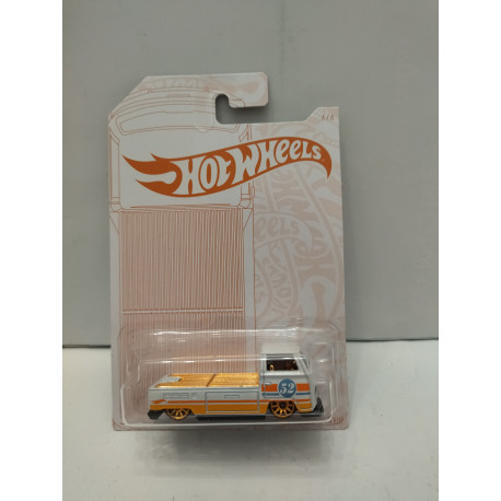 VOLKSWAGEN T2 PICKUP 52rd ANNIVERSARY 6/6 PEARL & CHROME 1:64 HOT WHEELS