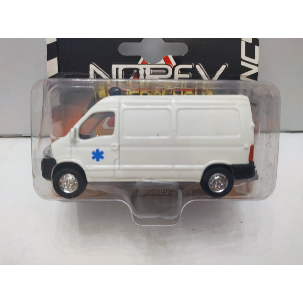 Ambulance Renault Master Norev 1/43 - Métal - Neuf - Miniature