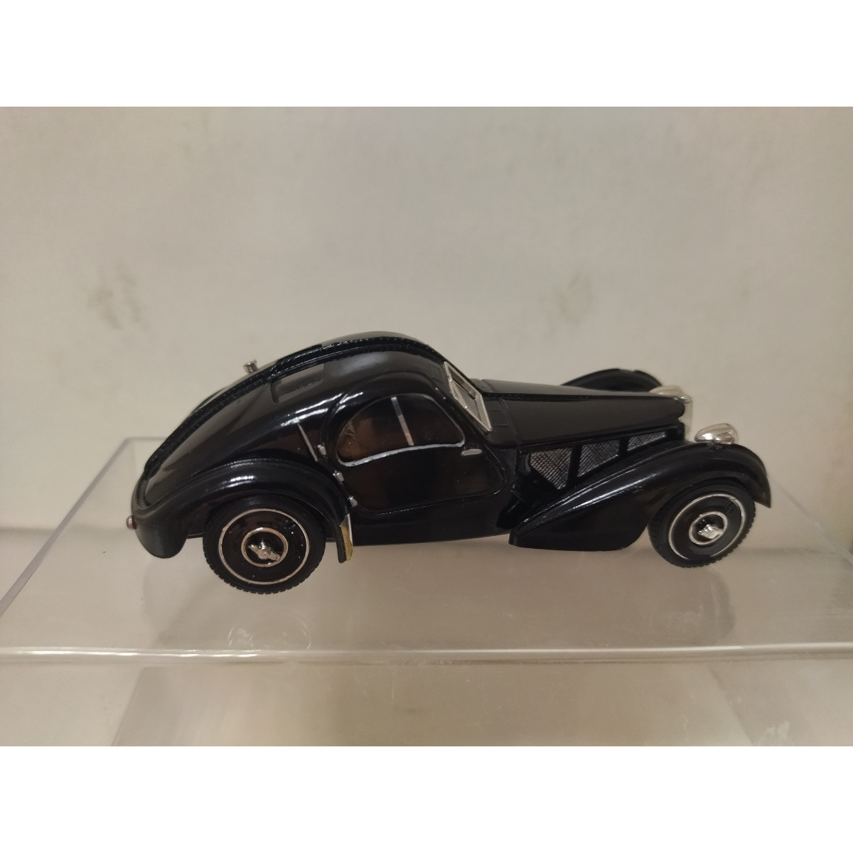 BUGATTI 57S 1934 COUPE 1:43 BRUMM NO BOX/DEFECT/V FOTO - BCN STOCK