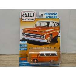 CHEVROLET SUBURBAN 1965 ORANGE/WHITE 1:64 AUTO WORLD