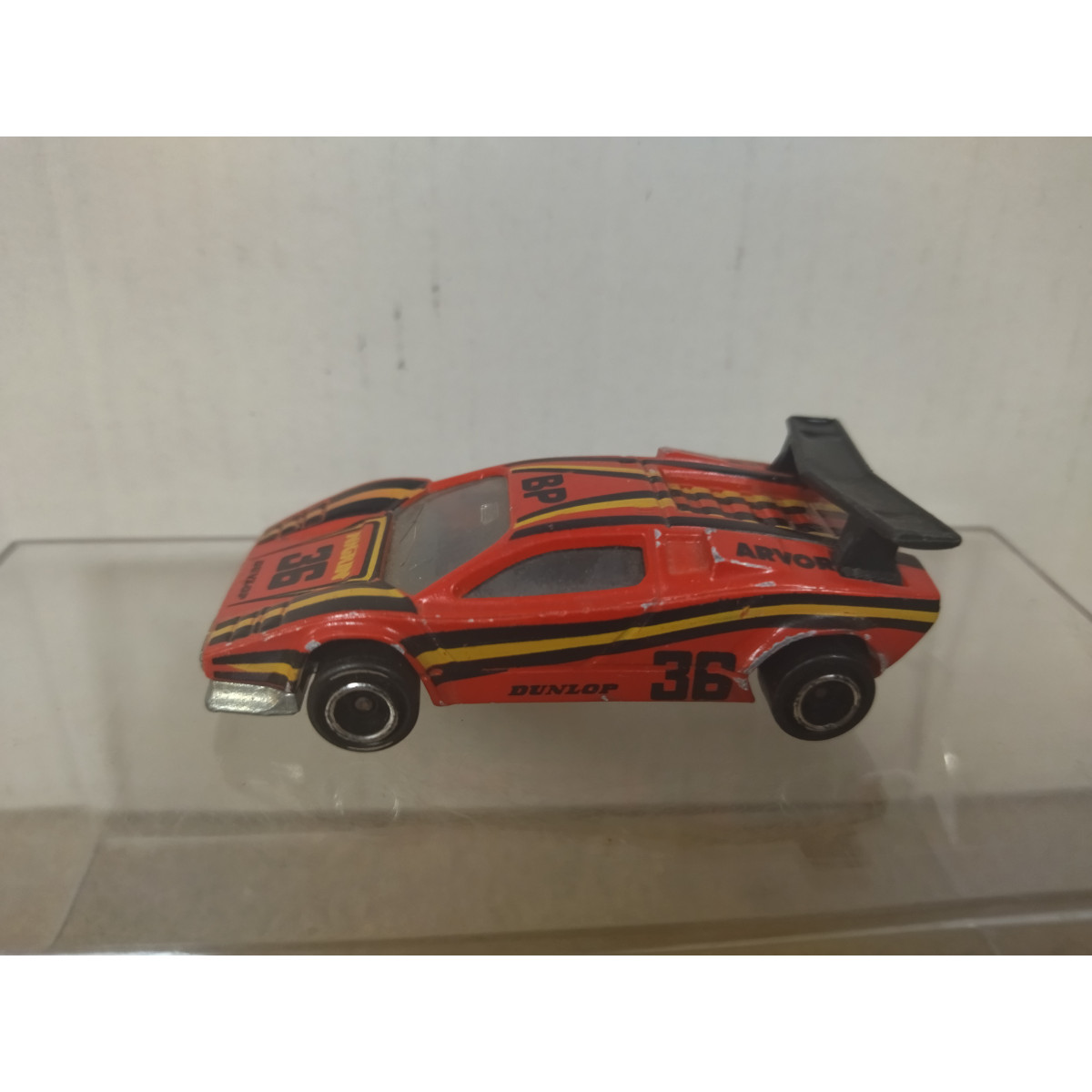 LAMBORGHINI COUNTACH RED n36 DUNLOP 1 56 apx 1 64 MAJORETTE 257 NO BOX BCN STOCK CARS
