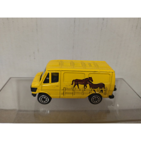 MERCEDES-BENZ 307D VAN HORSES apx 1:64 WELLY NO BOX