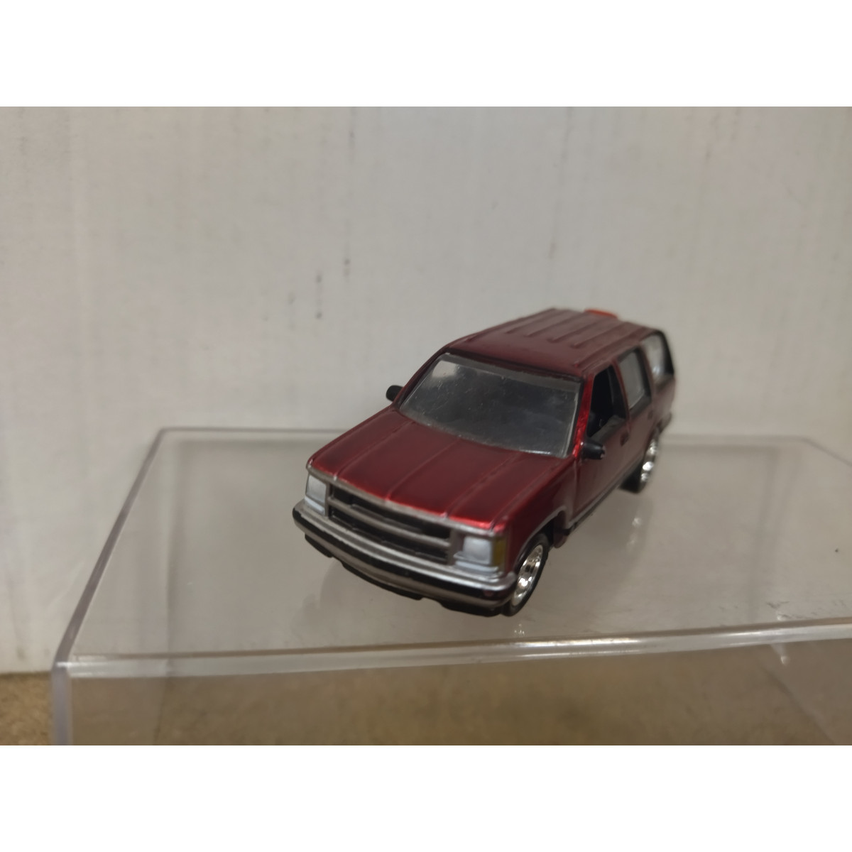 CHEVROLET TAHOE 1997 RED apx 1:64 JOHNNY LIGHTNING NO BOX - BCN