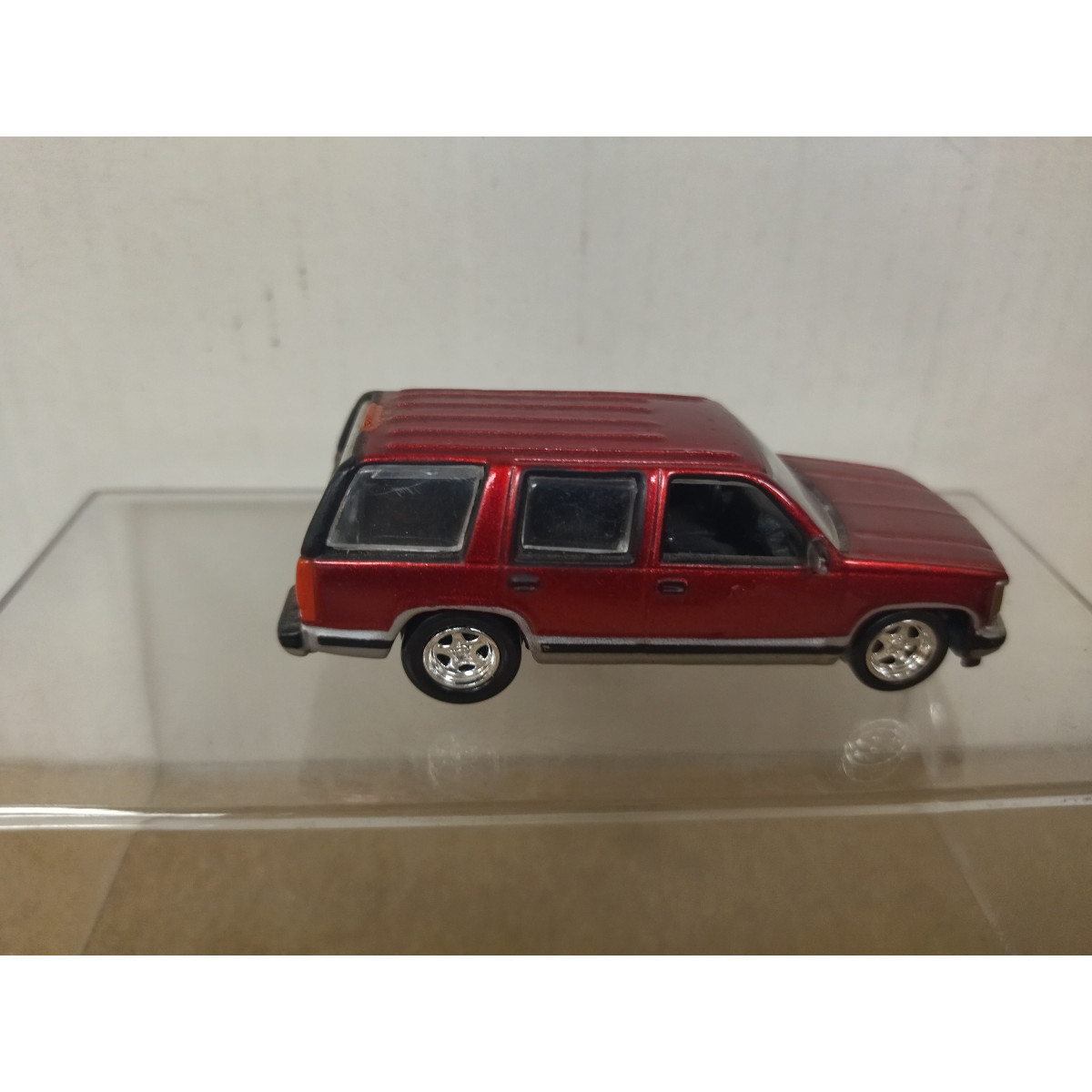 CHEVROLET TAHOE 1997 RED apx 1:64 JOHNNY LIGHTNING NO BOX - BCN