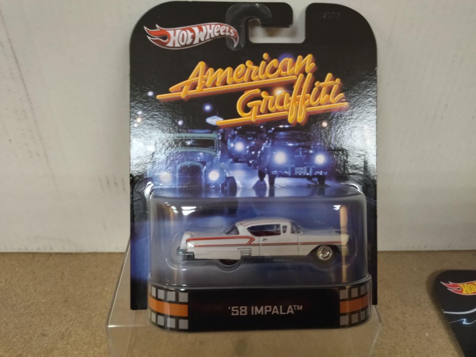 CHEVROLET IMPALA 1958 AMERICAN GRAFFITI 1:64 HOT WHEELS PREMIUM