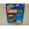 PLYMOUTH AAR CUDA 1970 WHITE & BLACK MOPAR 1:64 JOHNNY LIGHTNING