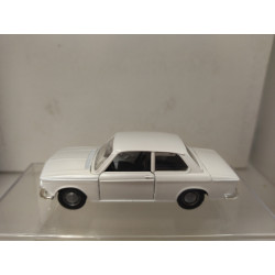 BMW 2002 WHITE 1:43 MARKLIN 18103-04