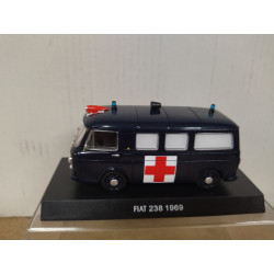 FIAT 238 1969 AMBULANCE CARABINIERI 1:43 DeAGOSTINI IXO