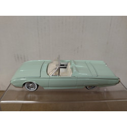 FORD THUNDERBIRD 1961 CONVERTIBLE LIGHT GREEN 1:43 SOLIDO 4504 NO BOX