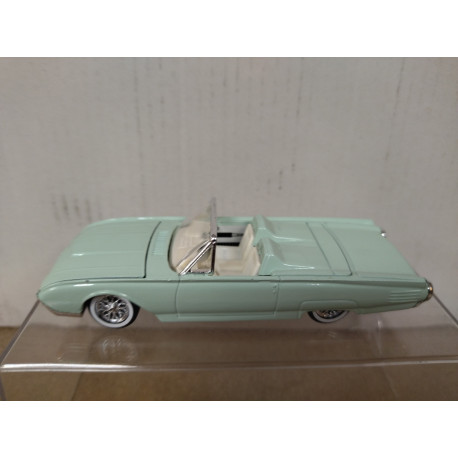 FORD THUNDERBIRD 1961 CONVERTIBLE LIGHT GREEN 1:43 SOLIDO 4504 NO BOX