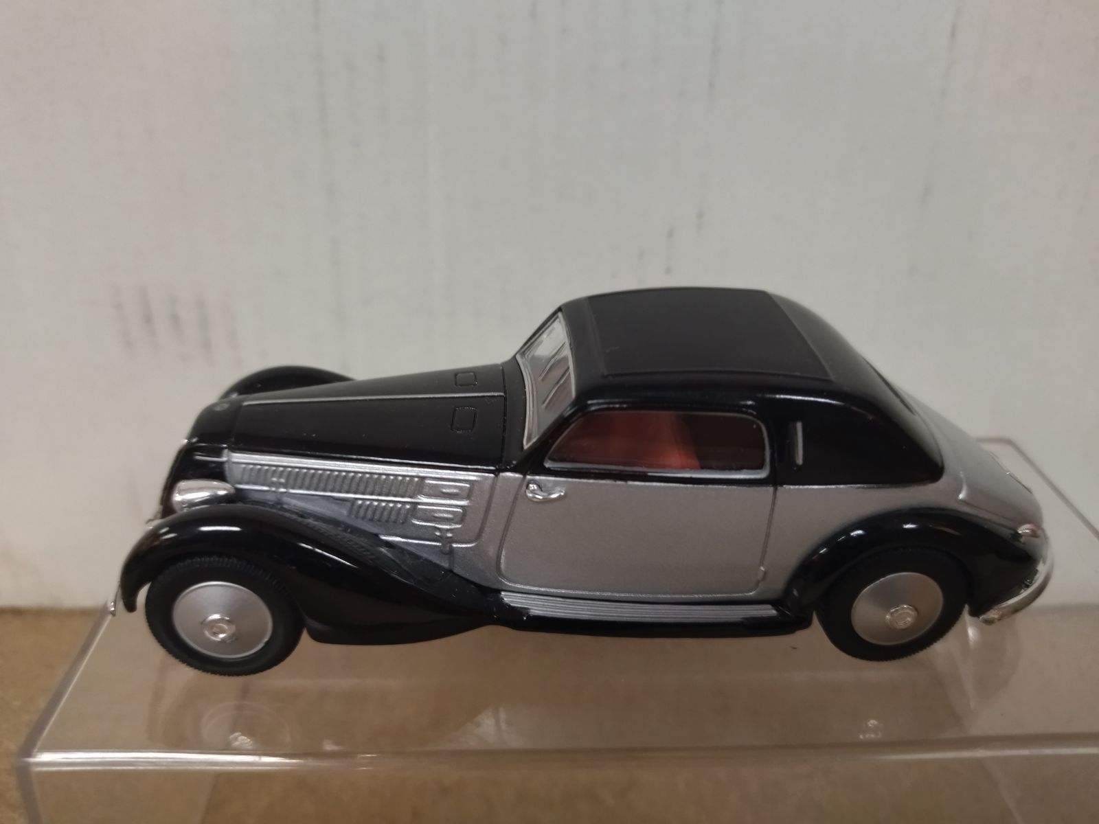 003 Lancia Astura 1935 1/43スケールモデル 1:43 Starline Lancia Astura Ministeriale IV Serie 1938 RED