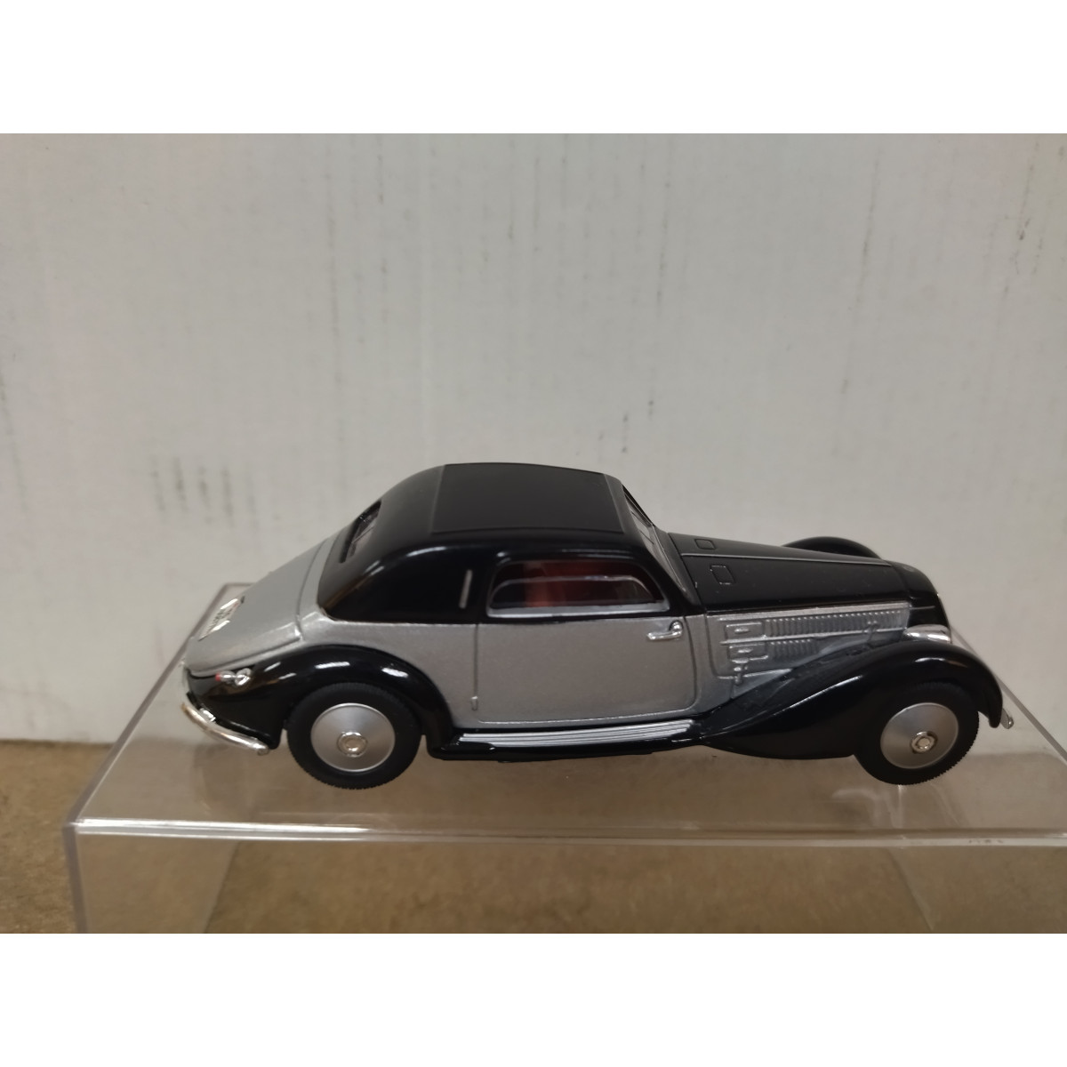 LANCIA ASTURA 1935 SILVER & BLACK 1:43 SOLIDO 4169 NO BOX