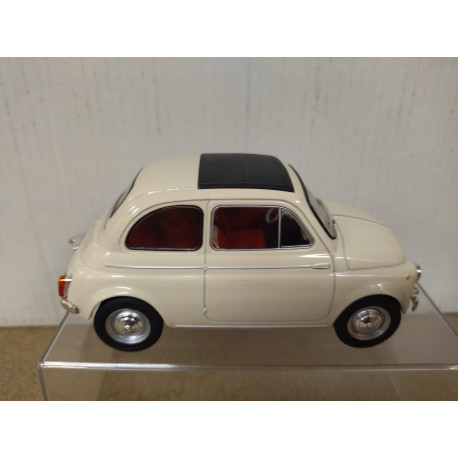 FIAT 500 NUOVA BEIGE 1:24 NO BOX