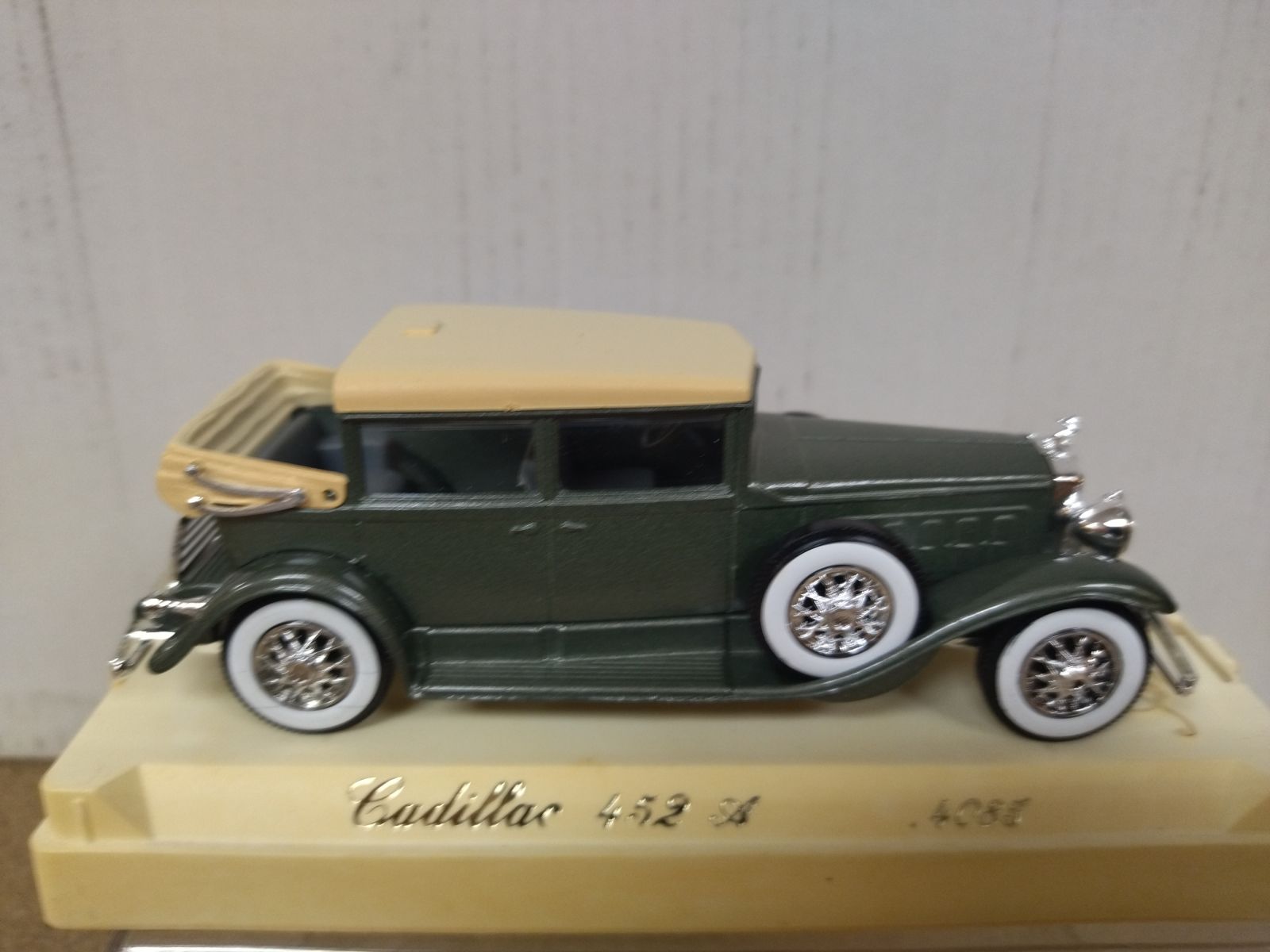 CADILLAC V16 452A 1931 GREEN/GREY 1:43 SOLIDO 4085 - BCN STOCK CARS