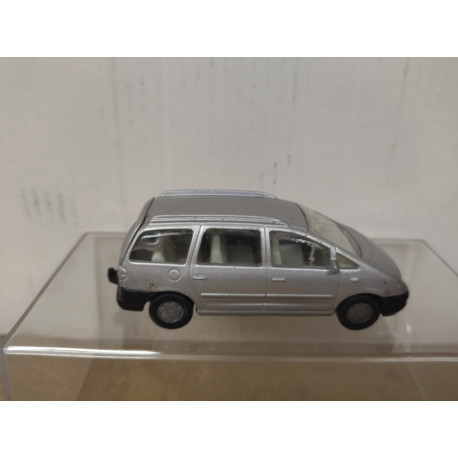 VOLKSWAGEN SHARAN SILVER 1:55/apx 1:64 SIKU 1046 NO BOX