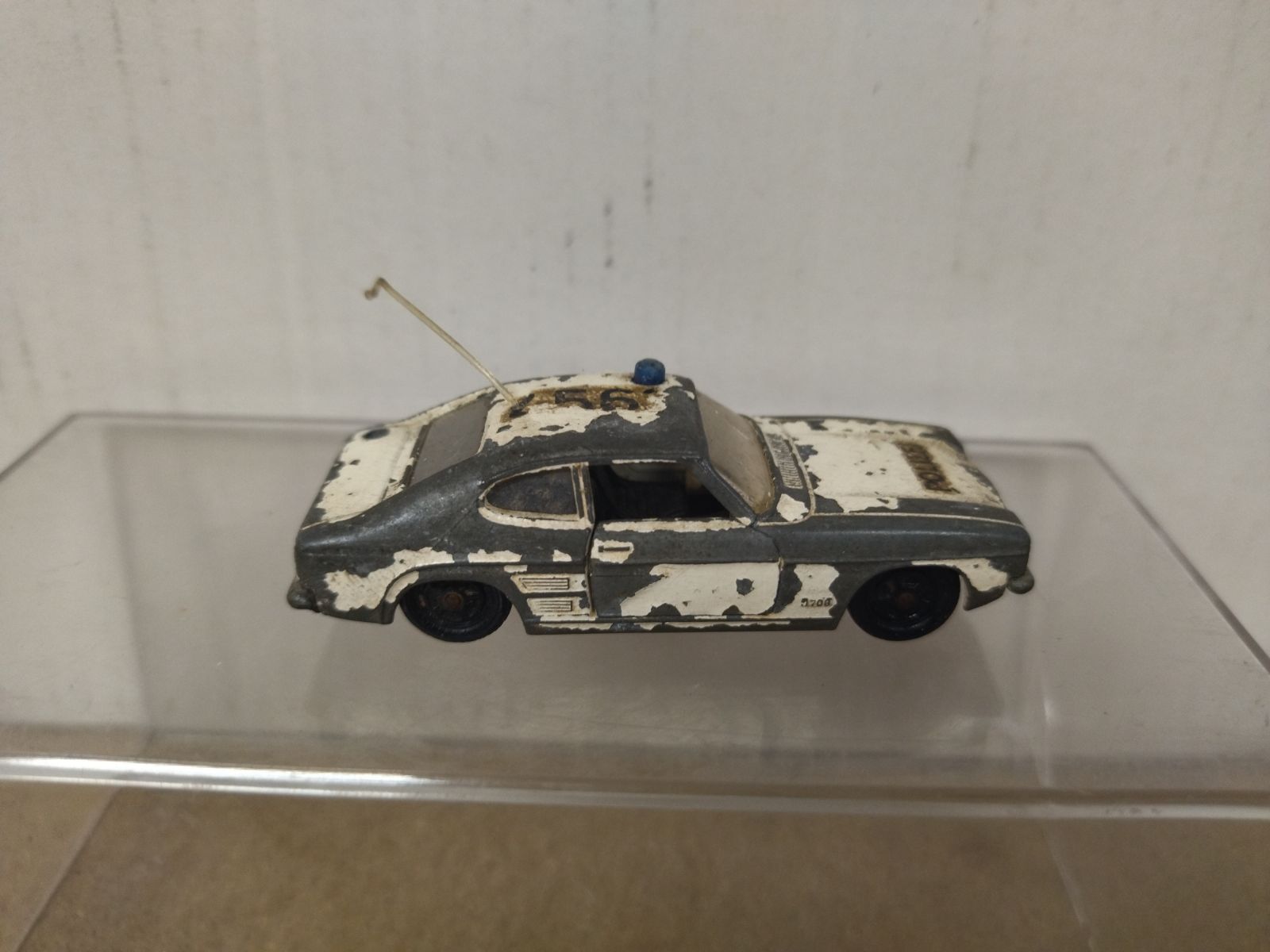 ford-capri-1700-gt-polizei-
