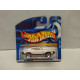 OLDSMOBILE 442 WHITE & GOLD 1:64 HOT WHEELS