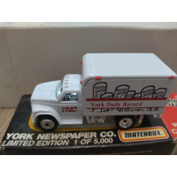 FORD F-800 YORK DAILY RECORD HIGHWAY HAULERS 1:70/apx 1:64 MATCHBOX W/BOX
