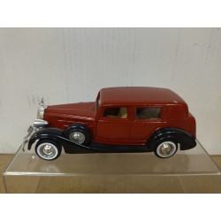 PACKARD 1937 SEDAN RED & BLACK 1:43 SOLIDO 4047 NO BOX
