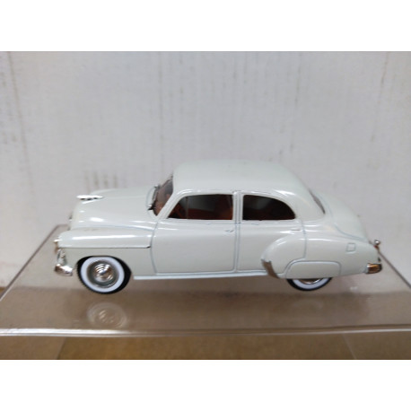 CHEVROLET SEDAN 1950 CREAM/BEIGE 1:43 SOLIDO 4508/53 NO BOX