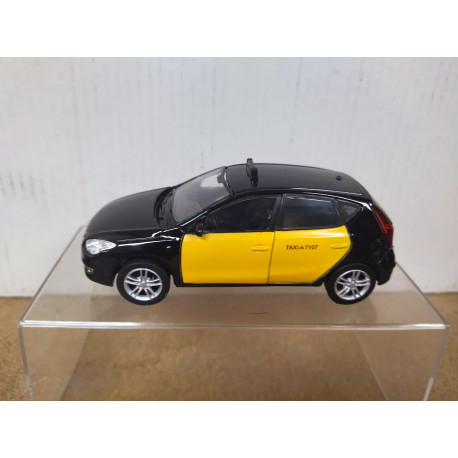 HYUNDAI i30 TAXI BARCELONA 1:36/38 WELLY PULLBACK 11cm long