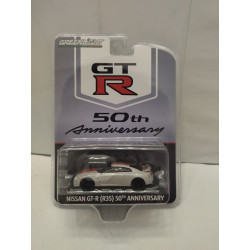 NISSAN GT-R 2015 R35 WHITE/RED 50TH ANNIVERSARY 1:64 GREENLIGHT