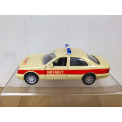 MERCEDES-BENZ W210 E320 NOTARZT/EMERGENCY 1:34/39 WELLY NO BOX