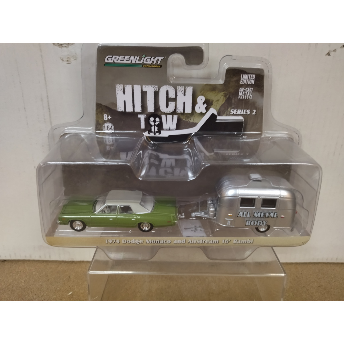 DODGE MONACO 1974 + AIRSTREAM 16´BAMBI CARAVAN/ROULOTTE 1:64