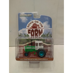 TRACTOR 1972 WITH DUAL REAR WHEELS GREENMACHINE 1:64 GREENLIGHT