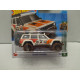 JEEP CHEROKEE 1995 n1995 BEIGE/ORANGE 4/5 MUD STUDS 1:64 HOT WHEELS