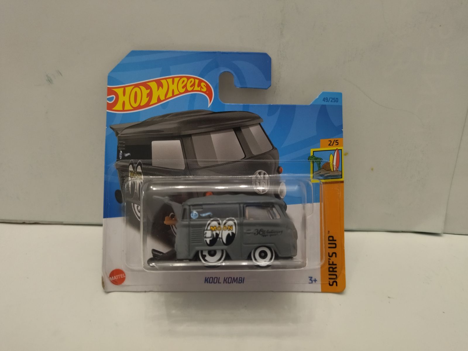 VOLKSWAGEN T1 KOOL KOMBI MOONEYES 2/5 SURF´UP 1: 64 HOT WHEELS