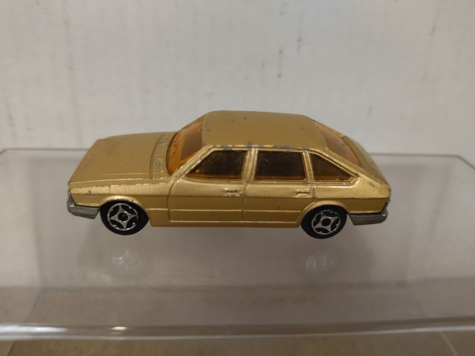 NOREV - 323 - Talbot 1510 avec crochet - Rouge foncé - 1/43 | BRICABOCK