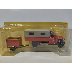 ROBUR GARANT 30K + REMOLQUE DDR FIRE/POMPIERS/BOMBEROS 1:43 SALVAT IXO